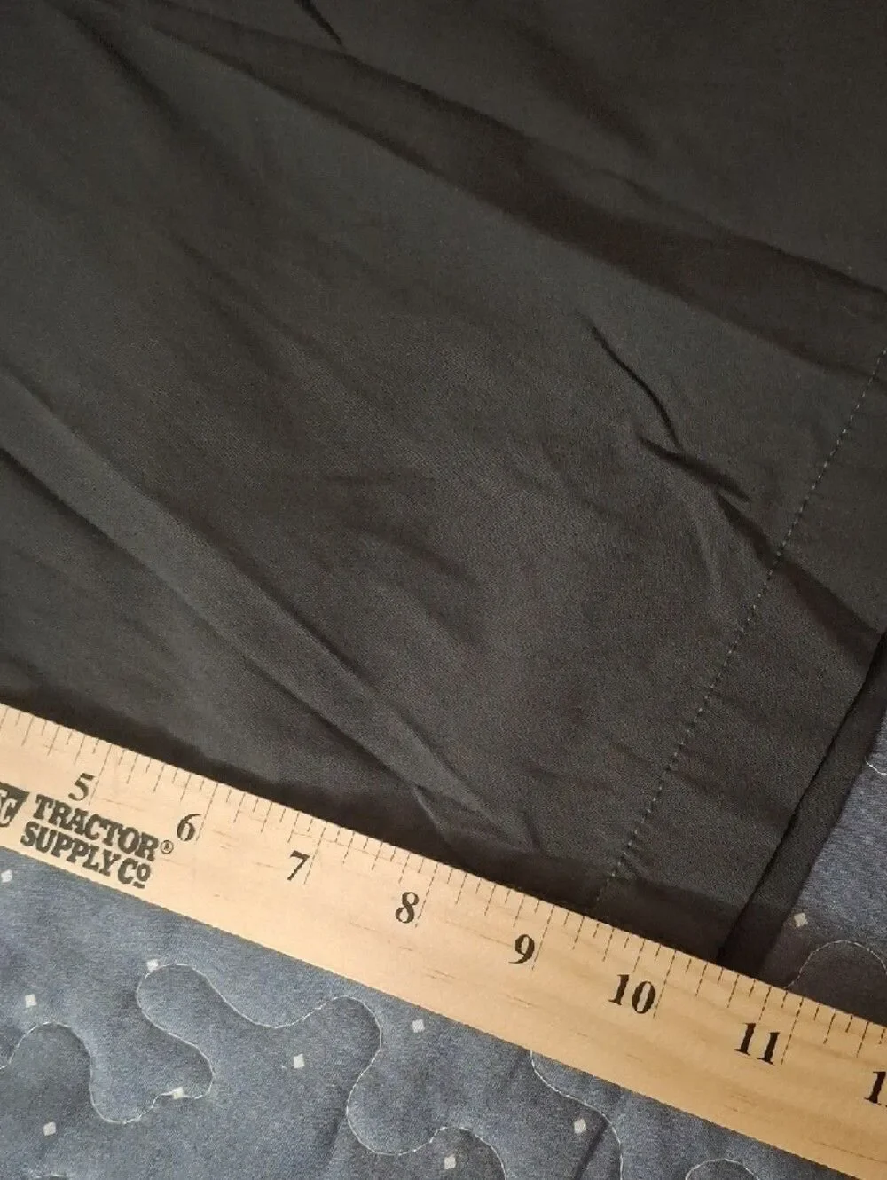 Eddie Bauer Men's Gray Shorts size 35